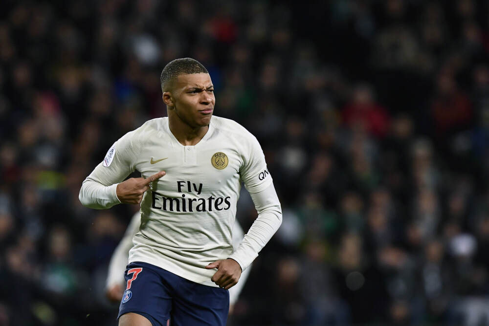 激光武器引发热议！中美日公布最新射程数据后，中国表现意外